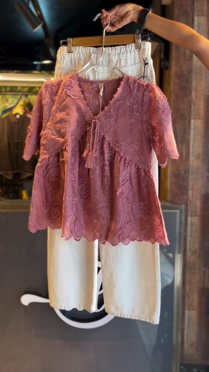 🌸 Blush Bloom Lace Co-Ord Set – Elegant Top & Comfort Pants Combo 🌸