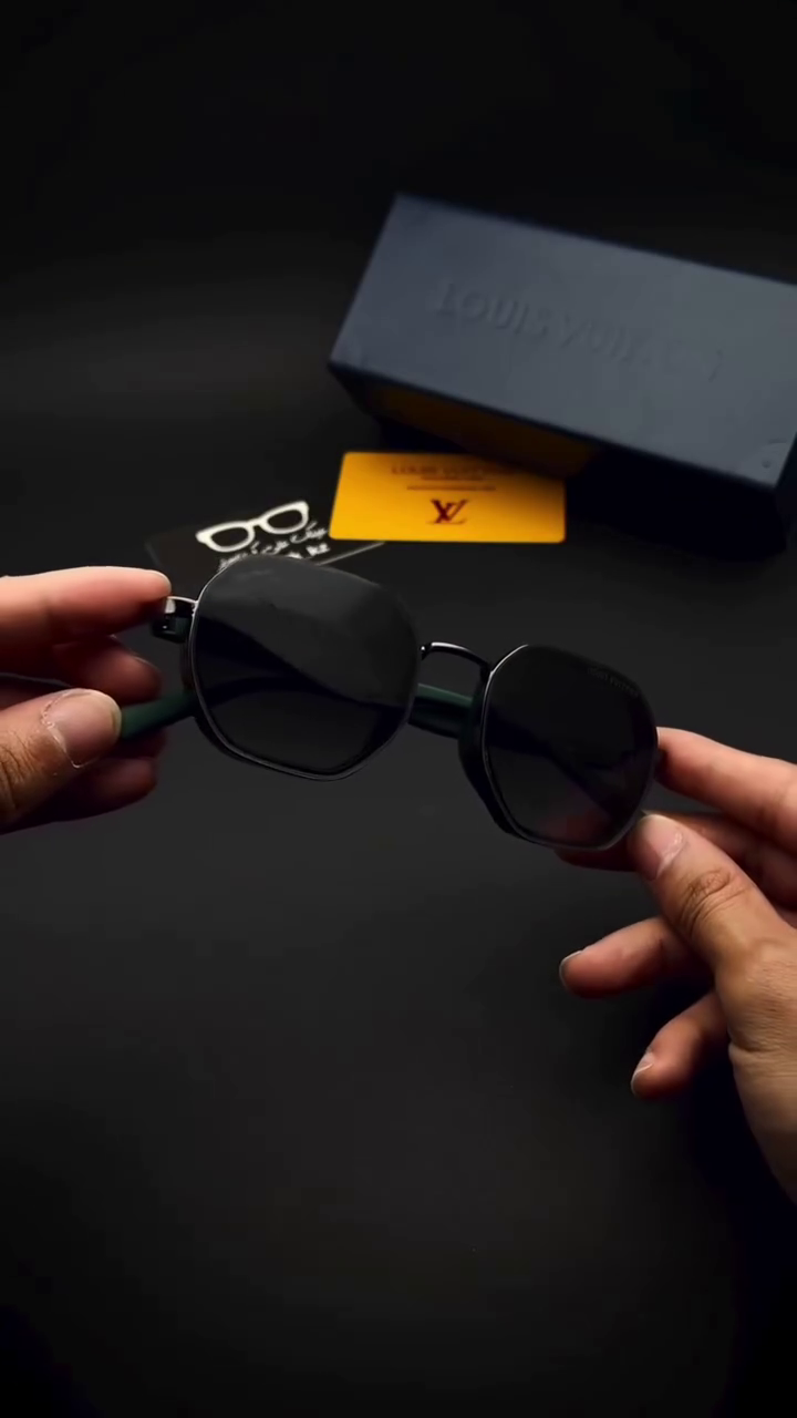 🕶️ Luxury Edge Square Sunglasses – Premium Style for Everyday Confidence