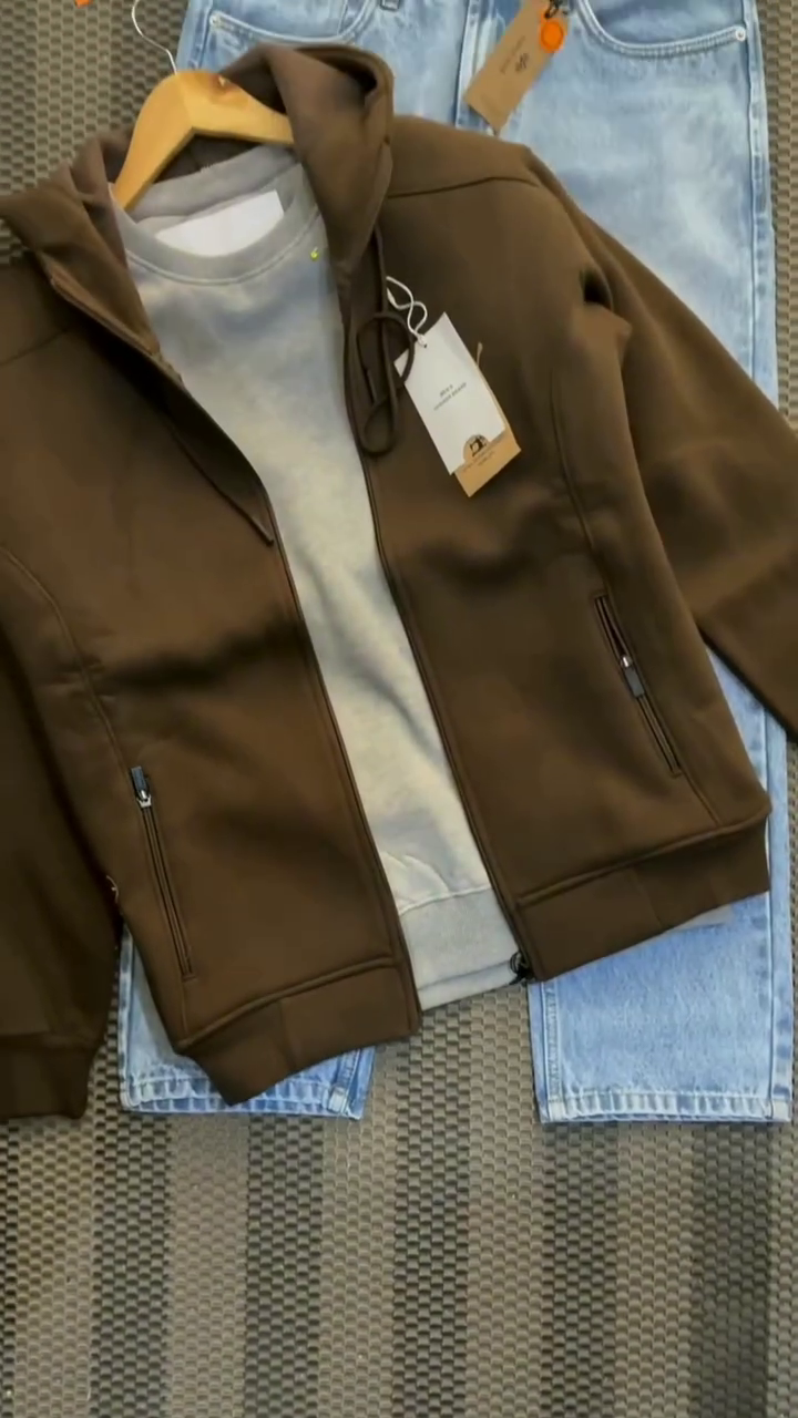 🔥 Urban Edge Zip-Up Hoodie & Denim Combo 🔥