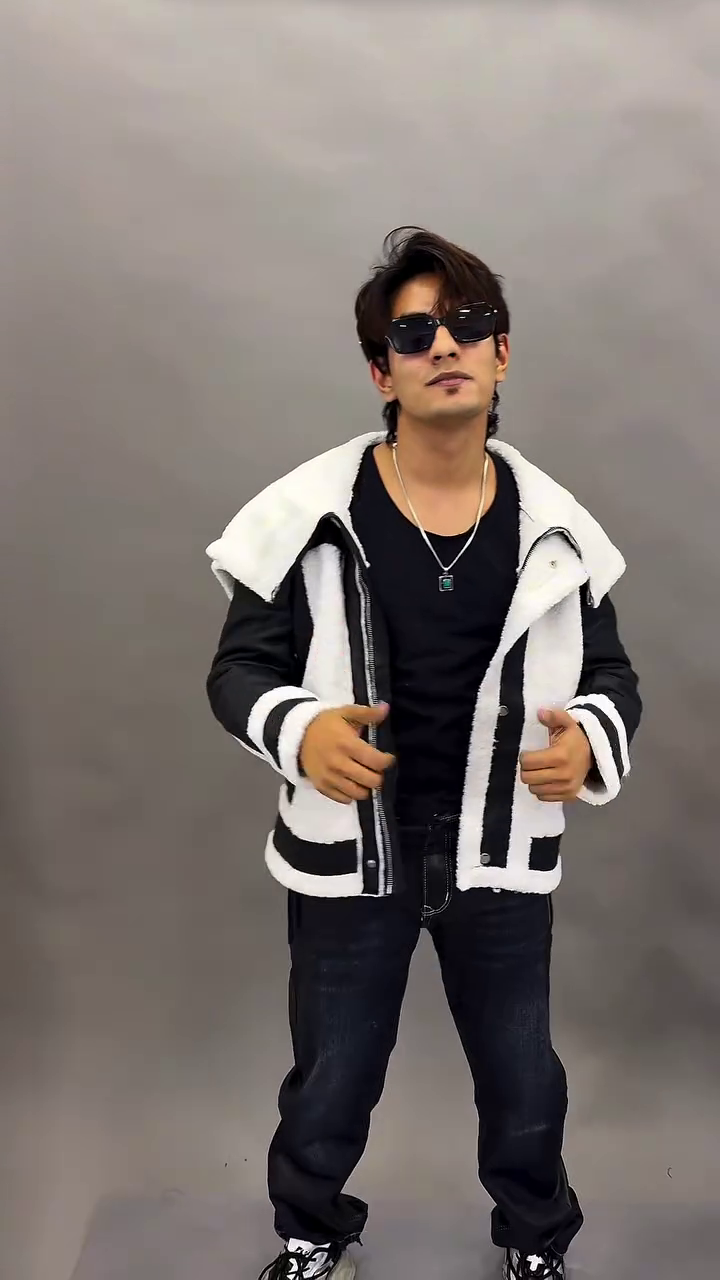 Urban Frost Luxe Hooded Jacket – Premium Faux Shearling Streetwear Essential