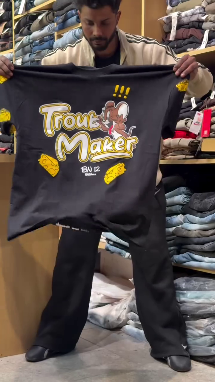 Trendy Black Graphic Printed Oversized T-Shirt for Casual Streetwear