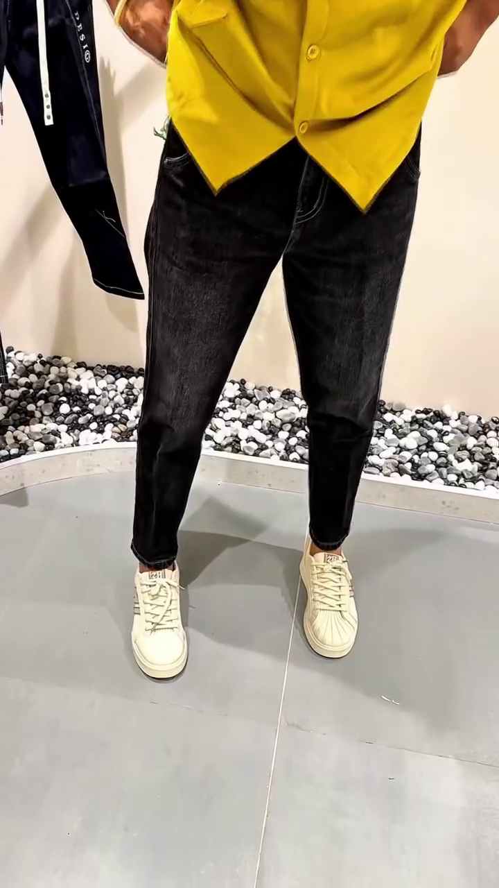 Urban Style with Black Tapered Fit Jeans