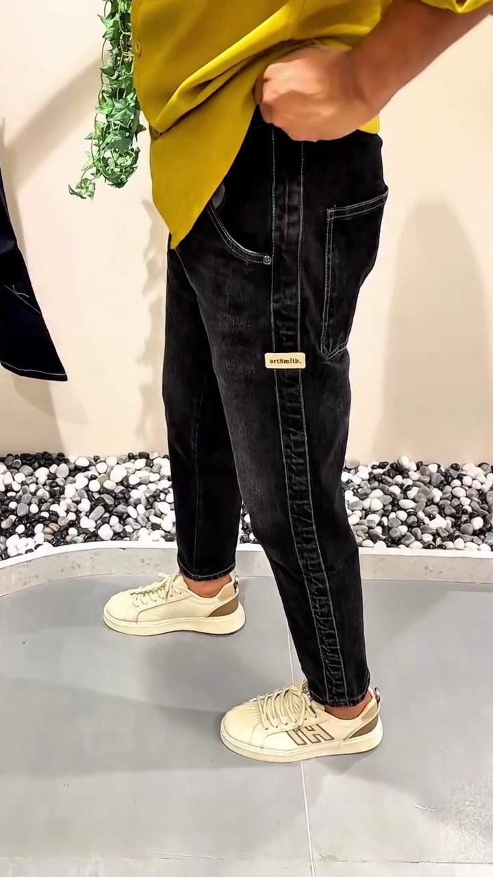 Urban Style with Black Tapered Fit Jeans