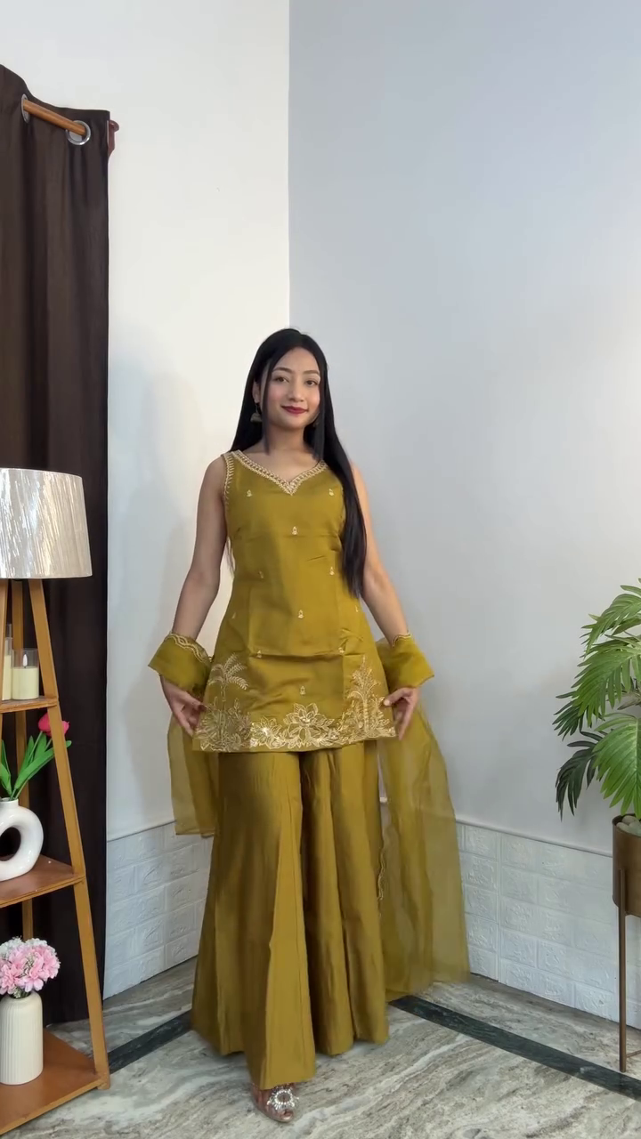 Luxury Black Traditional Outfit with Minimal Gold Embellishments