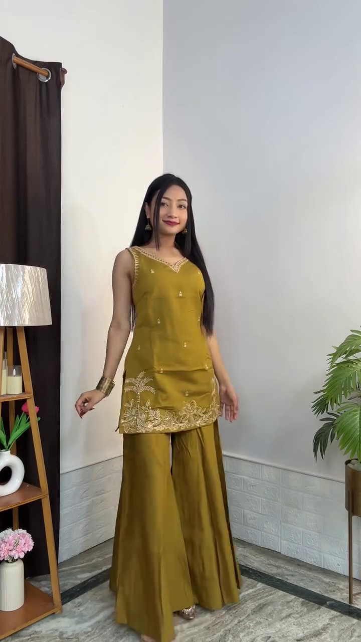 Luxury Black Traditional Outfit with Minimal Gold Embellishments