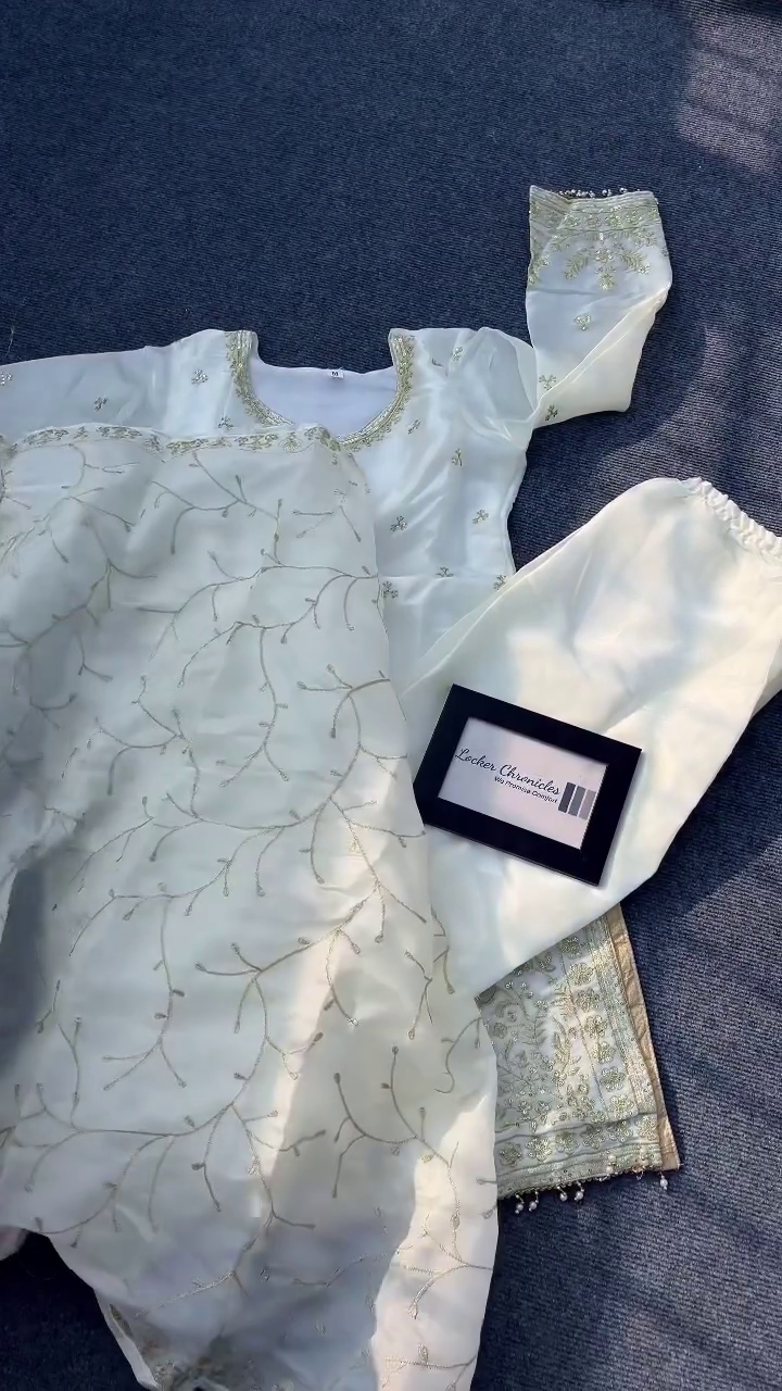 Elegant Ivory Embroidered Suit Set with Dupatta