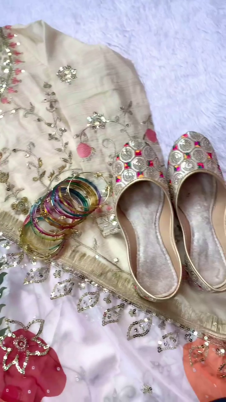 Elegant Ivory Embroidered Kurti