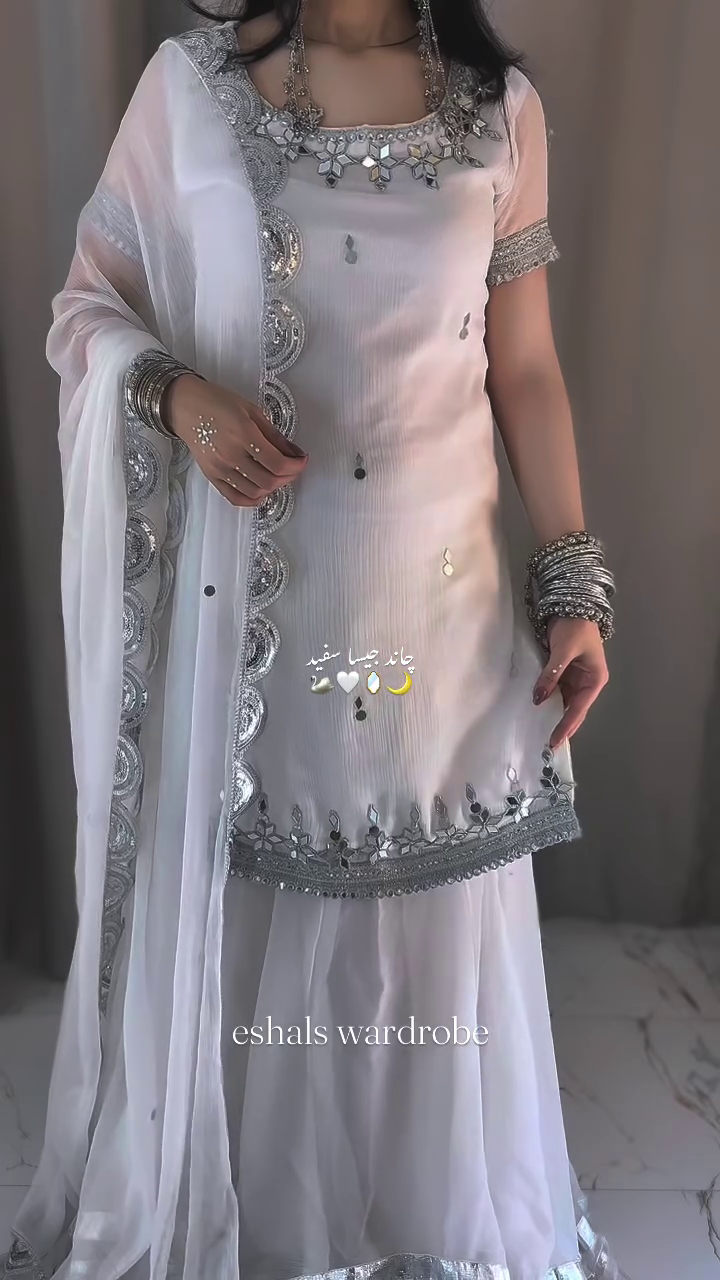 White Embroidered Elegant Kurta