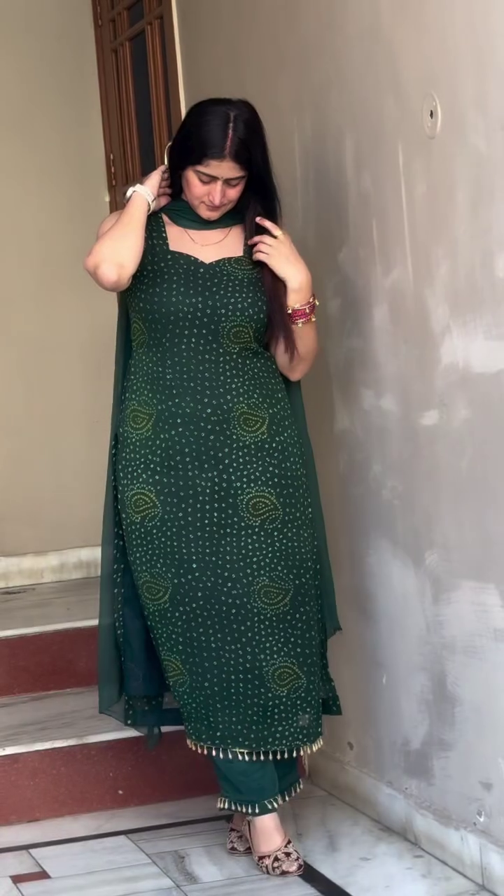Elegant Green Ethnic Kurta Set