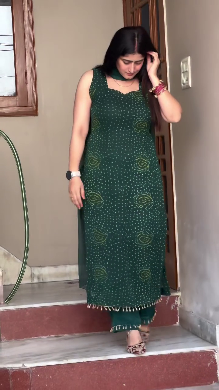 Elegant Green Ethnic Kurta Set