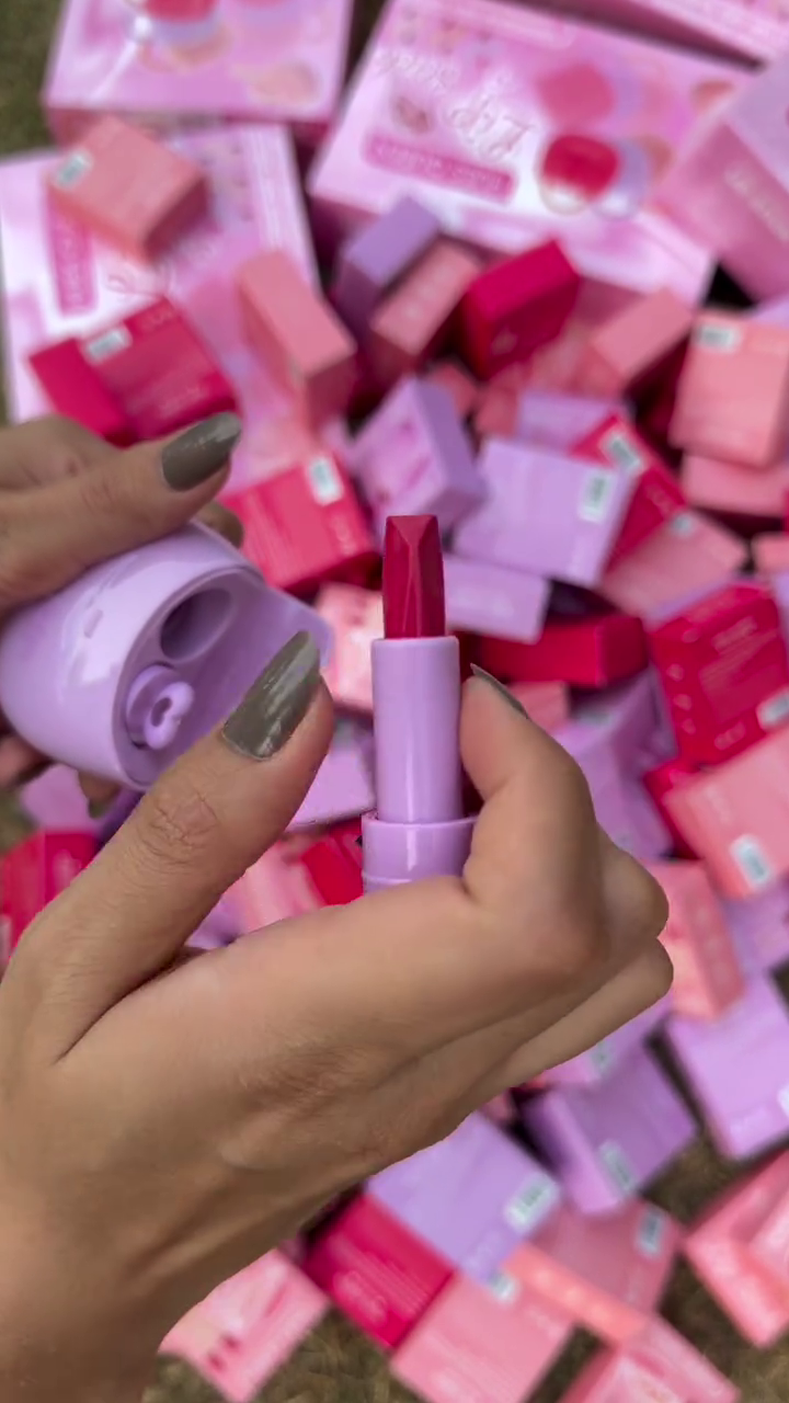 Long-Lasting Matte Lipstick
