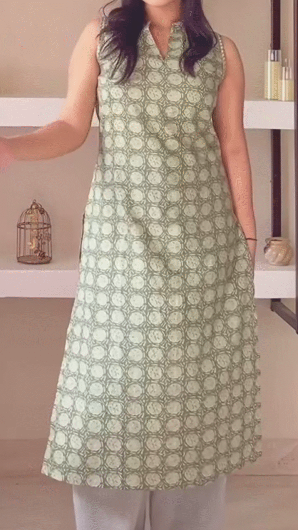 Women Floral Print Pure Cotton Straight Kurta - Image 3
