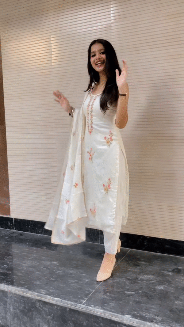 Women's Off White Cotton Embroidered Straight Kurta Set - Image 7