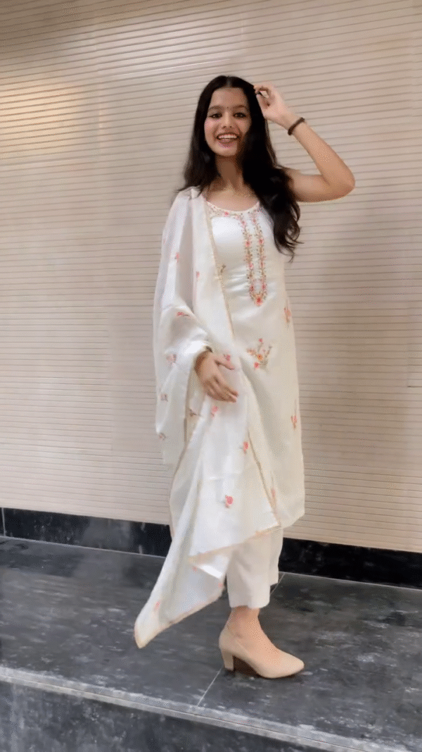 Women's Off White Cotton Embroidered Straight Kurta Set - Image 6