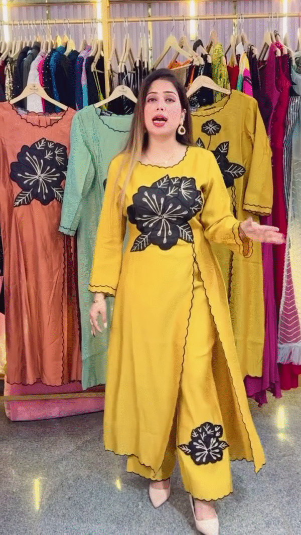 Designer suit with beautiful work - Image 4