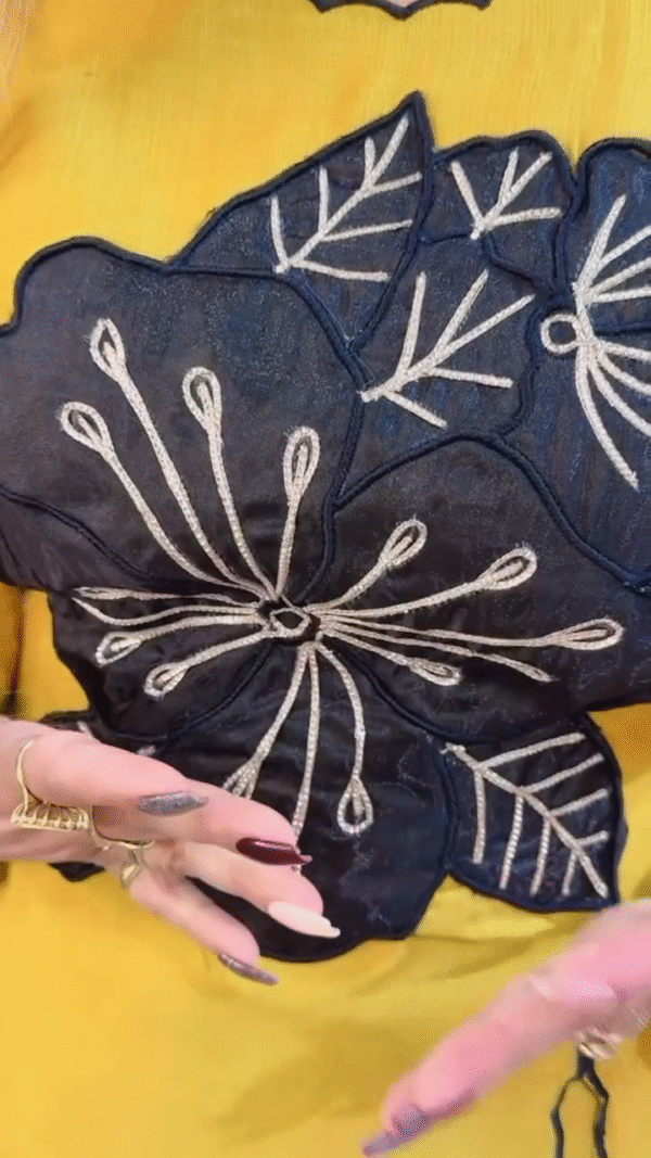 Designer suit with beautiful work - Image 3