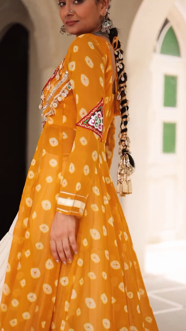 Pure Georgette Bandhani Print Work Navratri Lehenga Choli - Image 3